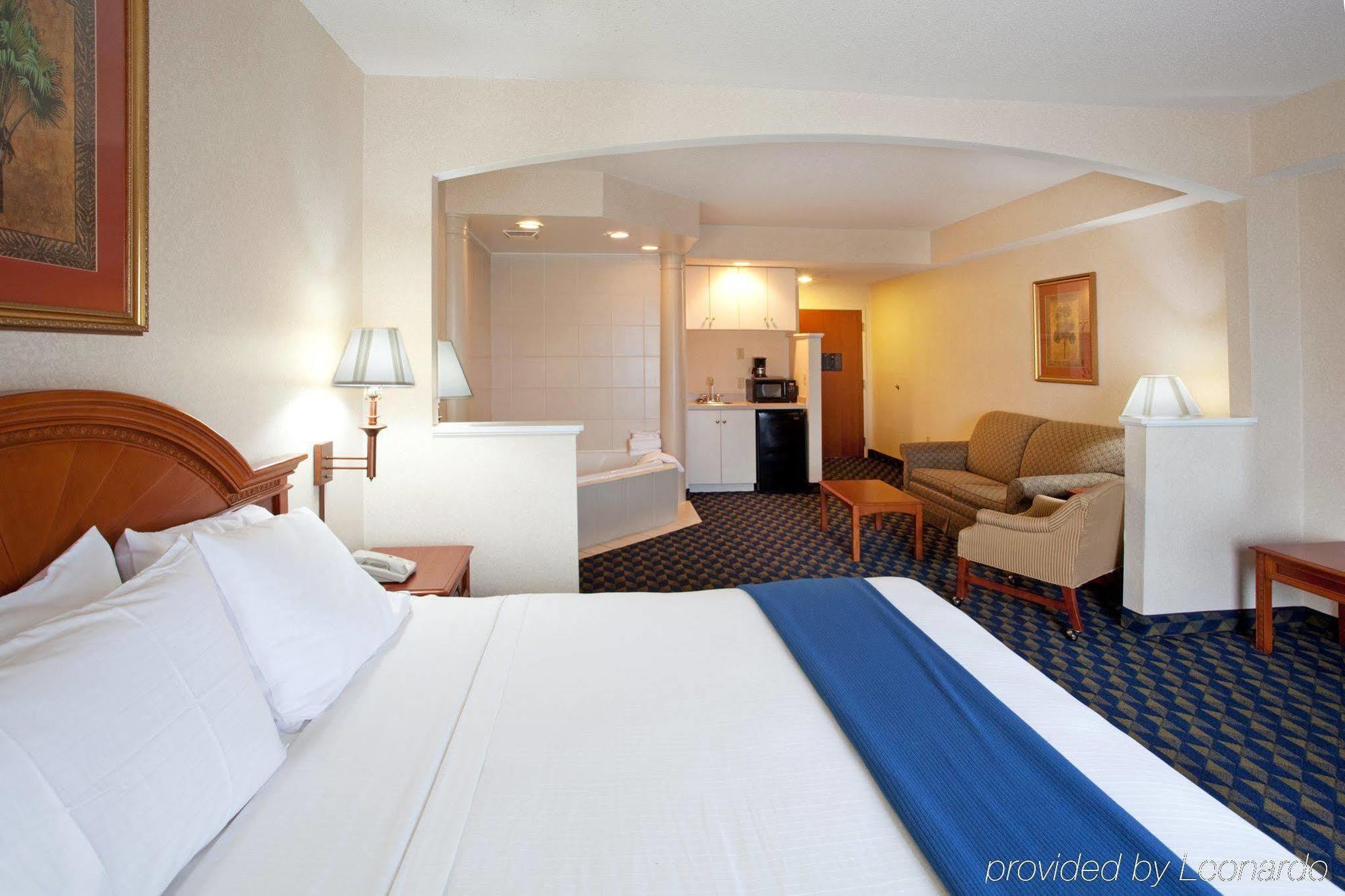 Holiday Inn Express & Suites Orangeburg By Ihg Buitenkant foto