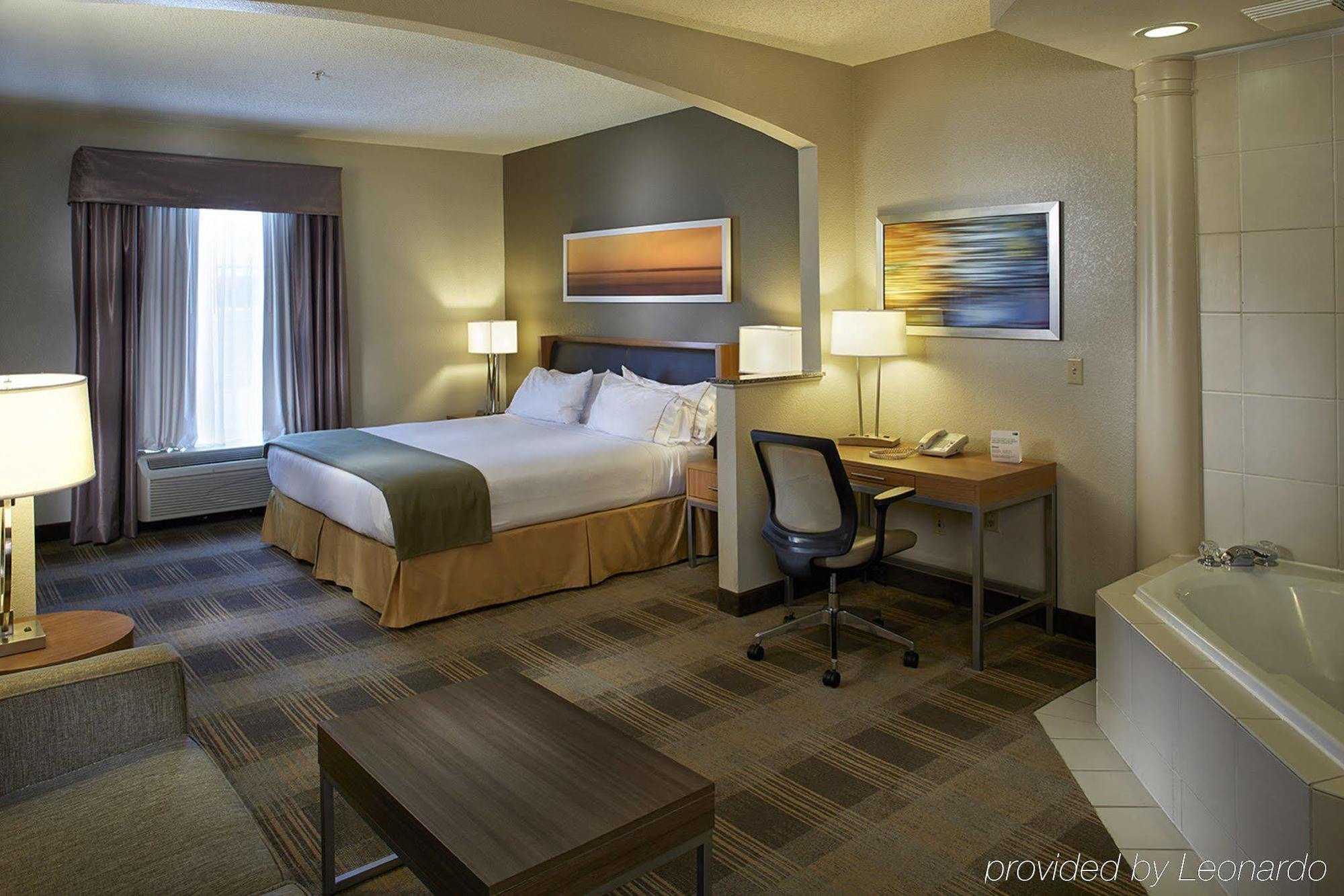 Holiday Inn Express & Suites Orangeburg By Ihg Buitenkant foto